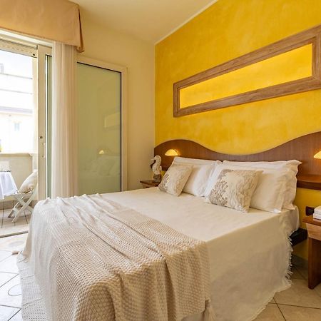 Hotel Smeraldo Cesenatico Ngoại thất bức ảnh