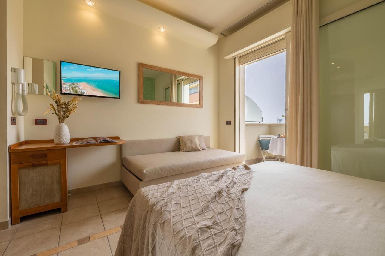 Hotel Smeraldo Cesenatico Ngoại thất bức ảnh