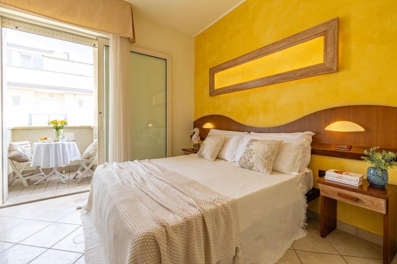 Hotel Smeraldo Cesenatico Ngoại thất bức ảnh