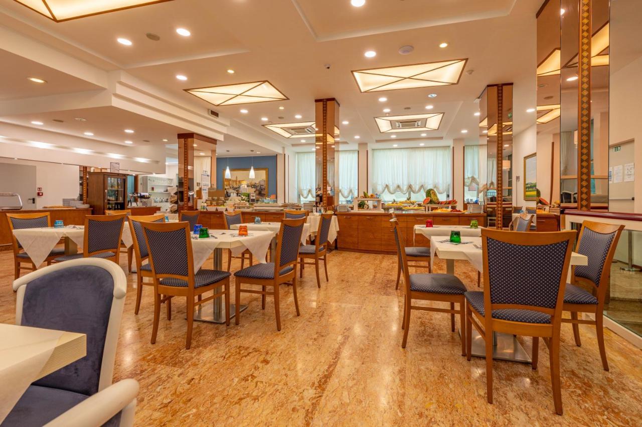 Hotel Smeraldo Cesenatico Ngoại thất bức ảnh