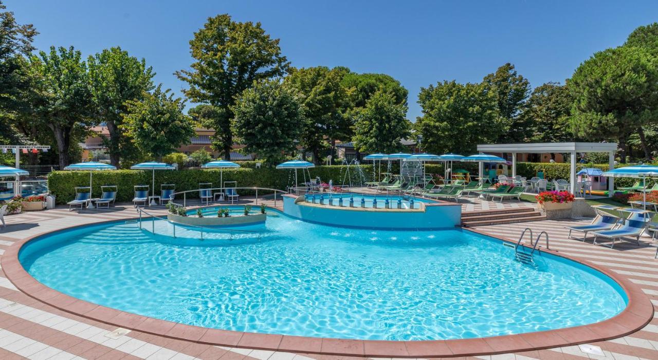 Hotel Smeraldo Cesenatico Ngoại thất bức ảnh