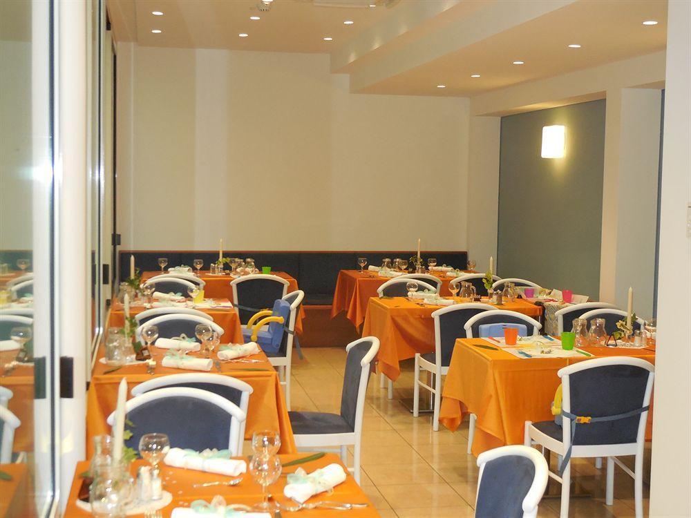 Hotel Smeraldo Cesenatico Ngoại thất bức ảnh