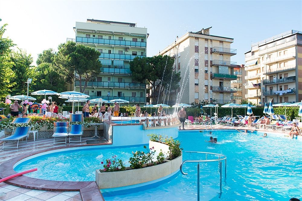 Hotel Smeraldo Cesenatico Ngoại thất bức ảnh