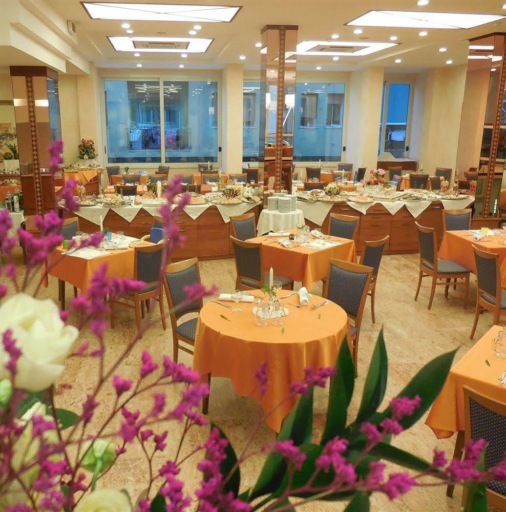 Hotel Smeraldo Cesenatico Ngoại thất bức ảnh